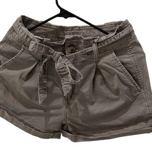 American Eagle brown shorts
